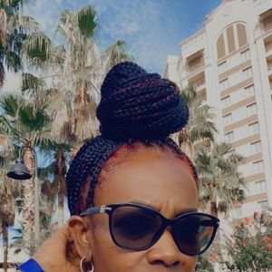 Meet your Posher, Julian